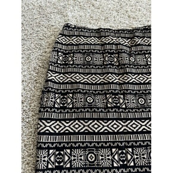 Juniors B_Envied Pencil Elastic Wasit Geometric Skirt Size Small Knee Length - Picture 3 of 8